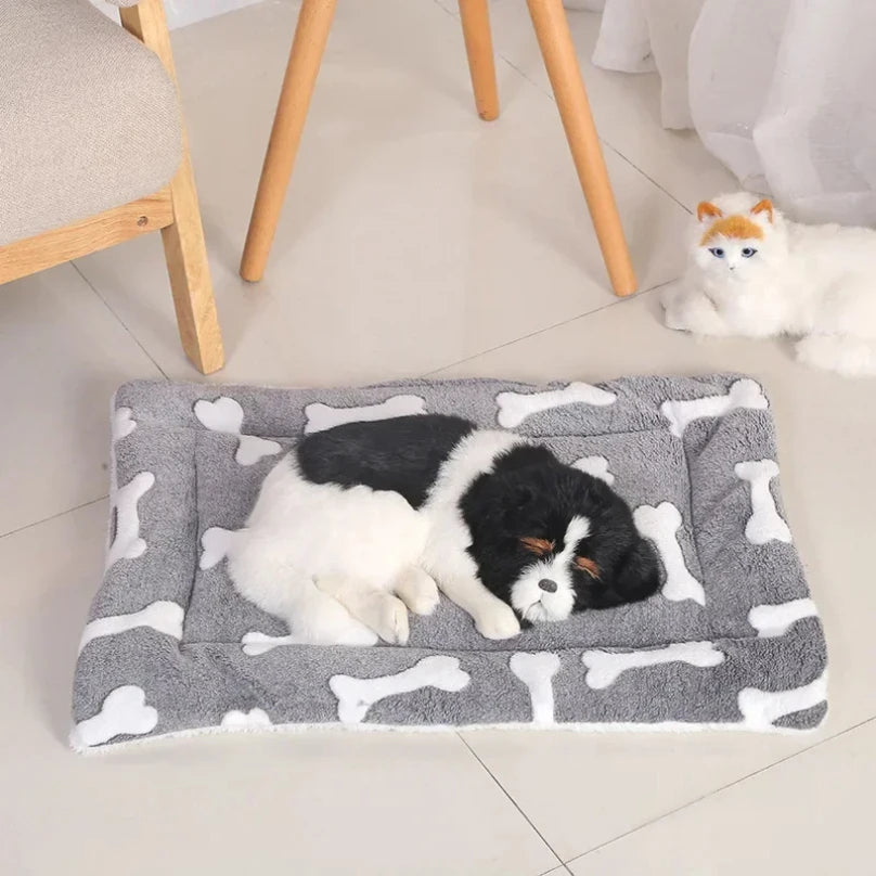 Double-sided Plush Pet Mat – Warm Sleeping Pad for Cats & Dogs